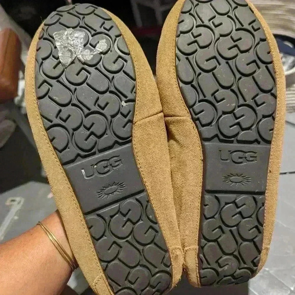 Ugg slippers - Picture 4 of 5